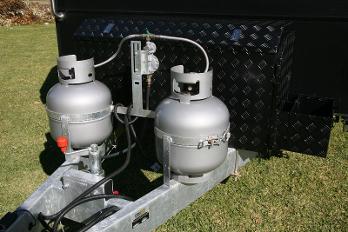 Dual LPG Cylinder Setup with Certified Regulator